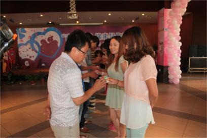 男女青年互動(dòng)游戲 男女青年互動(dòng)游戲